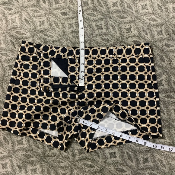 MICHAEL Michael Kors Geometric Print Shorts 9 - Picture 9 of 9